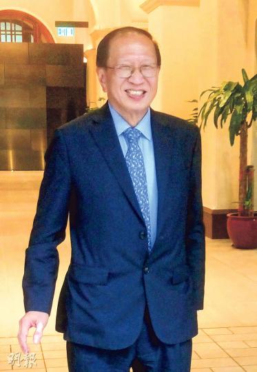 貝鈞奇昨被拒絕發出上訴許可,他笑容滿面表示﹕「輸咗就輸咗,要認命。」(謝美琳攝) 貝鈞奇昨被拒絕發出上訴許可,他笑容滿面表示﹕「輸咗就輸咗,要認命。」(謝美琳攝)
