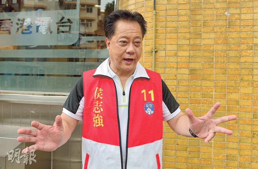 侯志強為侯漢碩申建丁屋文件擔任見證人,他稱因擔任村代表,有責任證明原居民身分,強調當時不知道事涉套丁。(明報記者攝) 侯志強為侯漢碩申建丁屋文件擔任見證人,他稱因擔任村代表,有責任證明原居民身分,強調當時不知道事涉套丁。(明報記者攝)