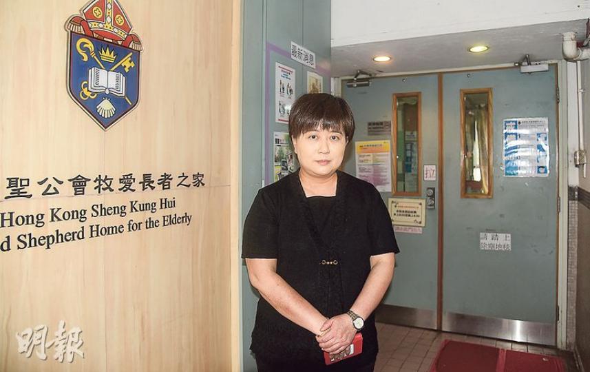 聖公會福利協會助理總幹事(安老服務)周美恬表示,院方會成立專責小組,並會翻查閉路電視,調查為何院友可以在無人發現下離開院舍。(陳柔雅攝) 聖公會福利協會助理總幹事(安老服務)周美恬表示,院方會成立專責小組,並會翻查閉路電視,調查為何院友可以在無人發現下離開院舍。(陳柔雅攝)