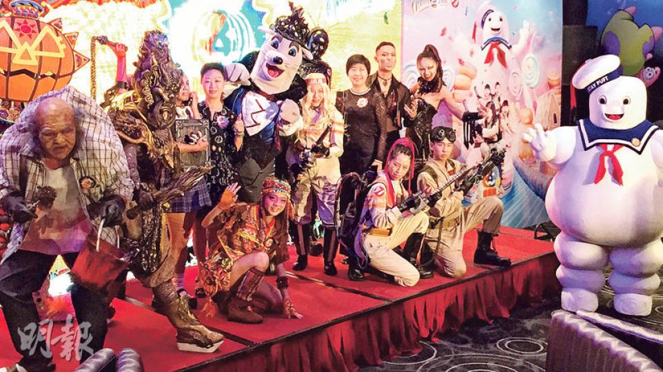 今年海洋公園哈囉喂設5間鬼屋,當中仲有同電影《捉鬼敢死隊》合作嘅主題鬼屋,遊人可化身成敢死隊隊員一顯身手。(劉嘉裕攝) 今年海洋公園哈囉喂設5間鬼屋,當中仲有同電影《捉鬼敢死隊》合作嘅主題鬼屋,遊人可化身成敢死隊隊員一顯身手。(劉嘉裕攝)