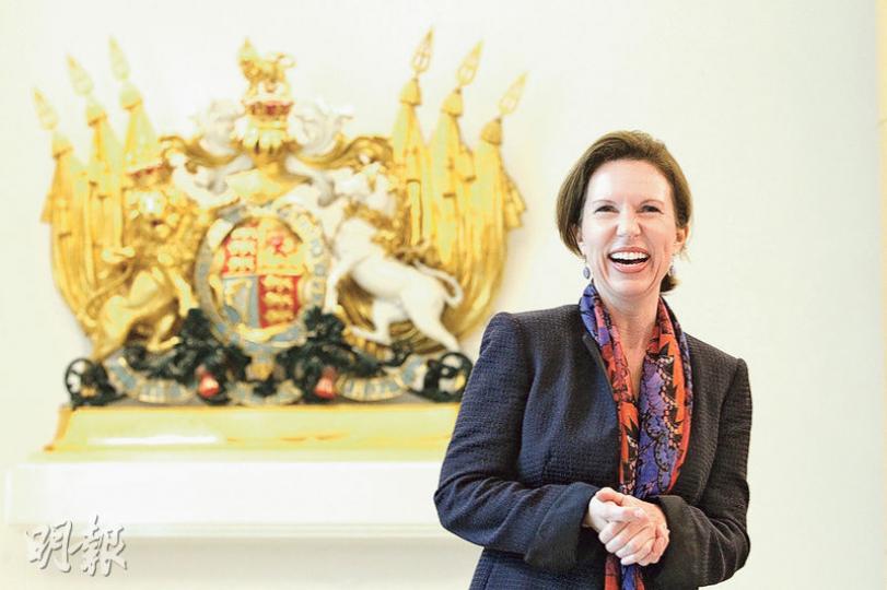 英國駐港總領事吳若蘭(圖)下月初離任,將調往歐盟處理英國脫歐後的相關事務,她特以廣東話道別:「我會好唔捨得香港。」(林俊源攝) 英國駐港總領事吳若蘭(圖)下月初離任,將調往歐盟處理英國脫歐後的相關事務,她特以廣東話道別:「我會好唔捨得香港。」(林俊源攝)