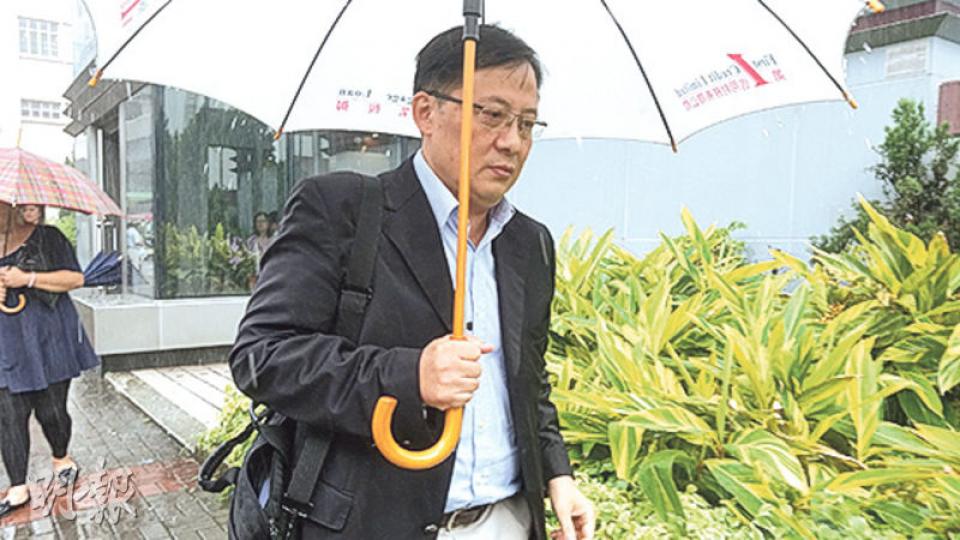 啟德泊遊城有限公司及其主席梅國基(圖)昨否認共104項沒有在到期日內支付工資的傳票罪,其中12張傳票因控方未能聯絡到事主,昨獲不提證供起訴。(鄧力行攝)曾於啟德郵輪碼頭商場任職咖啡師的冼雯婷,昨以控方證人身分出庭,她供稱曾簽署協議,同意有關遲出糧安排,並按協議獲發額外薪金,她感激公司所作的努力,無意指控公司。(鄧力行攝) 啟德泊遊城有限公司及其主席梅國基(圖)昨否認共104項沒有在到期日內支付工資的傳票罪,其中12張傳票因控方未能聯絡到事主,昨獲不提證供起訴。(鄧力行攝)曾於啟德郵輪碼頭商場任職咖啡師的冼雯婷,昨以控方證人身分出庭,她供稱曾簽署協議,同意有關遲出糧安排,並按協議獲發額外薪金,她感激公司所作的努力,無意指控公司。(鄧力行攝)
