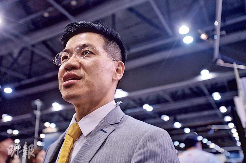 競逐連任失敗的新民主同盟范國威(圖)表示,個人要承擔最大及最終的政治責任,故辭去新同盟執委會當然執委。(鍾林枝攝) 競逐連任失敗的新民主同盟范國威(圖)表示,個人要承擔最大及最終的政治責任,故辭去新同盟執委會當然執委。(鍾林枝攝)