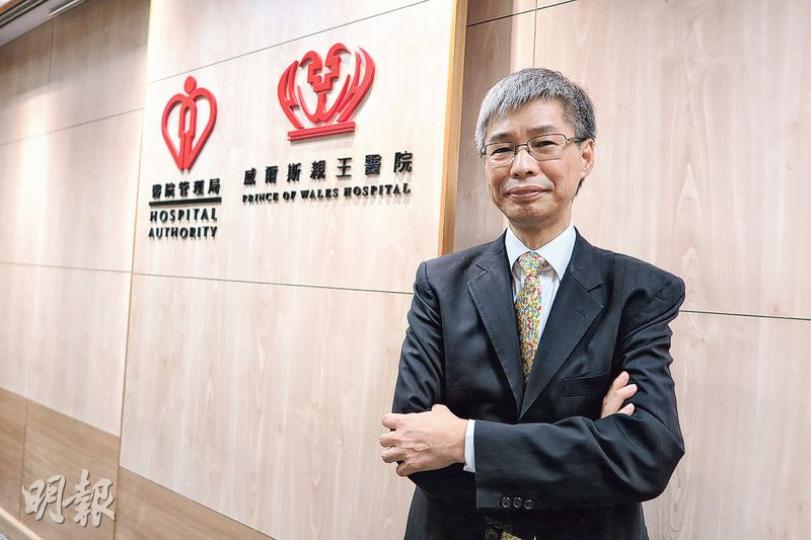 1981年於港大醫學院畢業的熊志添在學期間曾任學生會醫學會副主席，曾用真名及筆名在醫學院刊物《啟思》論政，在學時曾參與「金禧事件」等社會運動，他說當年滿懷理想，希望為社會出力。（梁杏怡攝）