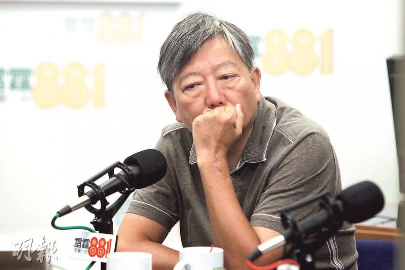 對於失去近20年的立法會議席,工黨李卓人昨在商台節目上表示,感到過去放太多時間在政治運動,減少了與選民接觸。(林俊源攝)民協今屆選舉失去了唯一立法會議席,馮檢基說民協「區議會包圍立法會」的策略完全失敗,日後須變革。(林俊源攝) 對於失去近20年的立法會議席,工黨李卓人昨在商台節目上表示,感到過去放太多時間在政治運動,減少了與選民接觸。(林俊源攝)民協今屆選舉失去了唯一立法會議席,馮檢基說民協「區議會包圍立法會」的策略完全失敗,日後須變革。(林俊源攝)