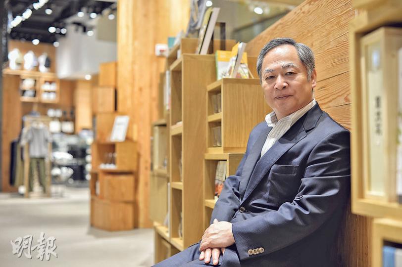 松崎曉稱日本人似乎「無欲望去擁有一件商品」,不過他認為,日本人對提升生活質素的商品仍有需求。(蘇智鑫攝) 松崎曉稱日本人似乎「無欲望去擁有一件商品」,不過他認為,日本人對提升生活質素的商品仍有需求。(蘇智鑫攝)