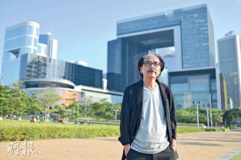 政府檔案處前處長朱福強自2007年退休後,從未停止控訴政府忽視管理檔案,並促請政府立法。正值橫洲發展一事突顯了管理公職人員工作紀錄的重要,他希望能因此引起公眾再次關注檔案法。(鄧宗弘攝) 政府檔案處前處長朱福強自2007年退休後,從未停止控訴政府忽視管理檔案,並促請政府立法。正值橫洲發展一事突顯了管理公職人員工作紀錄的重要,他希望能因此引起公眾再次關注檔案法。(鄧宗弘攝)