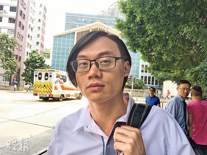 被告陳柏洋否認旺角衝突當日向警員擲水樽,稱施襲者另有其人。(梁嘉怡攝) 被告陳柏洋否認旺角衝突當日向警員擲水樽,稱施襲者另有其人。(梁嘉怡攝)