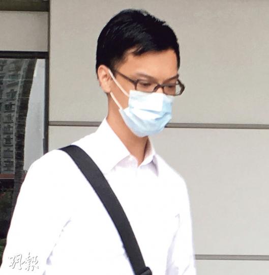 辯方求情稱,被告朱衡知(圖)一直因家庭問題承受很大壓力,當時因對社會問題感徬徨疑惑,才愚蠢犯案。(黃文雋攝) 辯方求情稱,被告朱衡知(圖)一直因家庭問題承受很大壓力,當時因對社會問題感徬徨疑惑,才愚蠢犯案。(黃文雋攝)