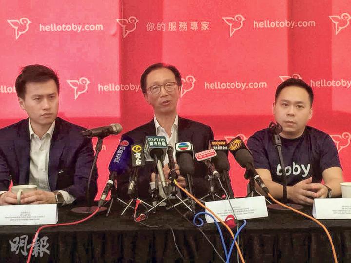 前財政司長梁錦松(中)表示,創科局長楊偉雄已很努力,惟不能單靠創科局獨力推動本地創科發展,必須要政府協調,認為其成效已較以前為佳;惟現時政策對其不公道,最終成效仍有待外界自行評論。(溫婉婷攝) 前財政司長梁錦松(中)表示,創科局長楊偉雄已很努力,惟不能單靠創科局獨力推動本地創科發展,必須要政府協調,認為其成效已較以前為佳;惟現時政策對其不公道,最終成效仍有待外界自行評論。(溫婉婷攝)