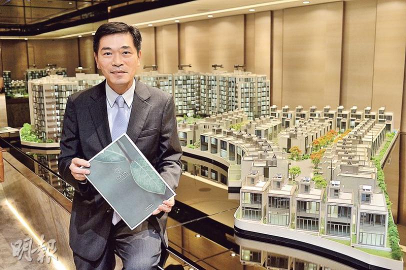 會德豐黃光耀(圖)表示,集團今年出售住宅連同商廈物業,已套現約140億元,超過去年全年約128億元水平。(馮凱鍵攝)會德豐屯門掃管笏NAPA,昨首度開放示範單位,包括實用466方呎的2座8樓C室,單位採兩房設計。(馮凱鍵攝) 會德豐黃光耀(圖)表示,集團今年出售住宅連同商廈物業,已套現約140億元,超過去年全年約128億元水平。(馮凱鍵攝)會德豐屯門掃管笏NAPA,昨首度開放示範單位,包括實用466方呎的2座8樓C室,單位採兩房設計。(馮凱鍵攝)