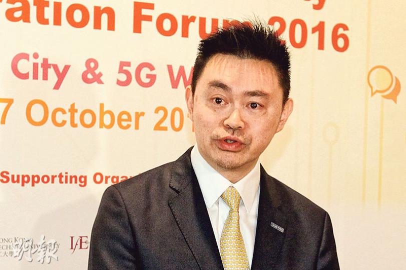 應科院將公帑開發的資訊保安系統授權予有份研發該系統的前員工之私人公司,應科院副總裁(金融科技)王世松(圖)昨回應時強調,審批按既定程序進行,該私人公司獲得的並非獨家授權。(曾憲宗攝) 應科院將公帑開發的資訊保安系統授權予有份研發該系統的前員工之私人公司,應科院副總裁(金融科技)王世松(圖)昨回應時強調,審批按既定程序進行,該私人公司獲得的並非獨家授權。(曾憲宗攝)