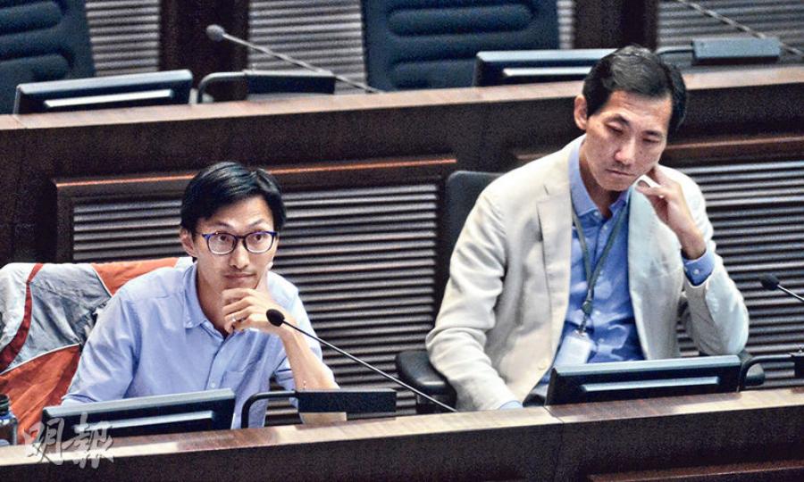 環境事務委員會噚日召開首次會議，法定人數雖然要逾20，但建制同非建制都有出席，包括新丁議員朱凱廸（左）同姚松炎（右）等，不過公民黨毛孟靜就率先去信要求退出該委員會喇。（蘇智鑫攝）