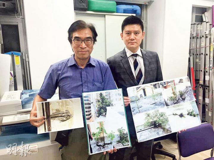 公民黨立法會議員譚文豪(右)和土木及結構工程師蘇耀坤(左),曾到天台疑遭鑿地播種的唐樓了解,懷疑為收樓新招,形容做法卑劣,促唐樓業主要多加留意,避免天台讓閒雜人等出入。(李詠珊攝) 公民黨立法會議員譚文豪(右)和土木及結構工程師蘇耀坤(左),曾到天台疑遭鑿地播種的唐樓了解,懷疑為收樓新招,形容做法卑劣,促唐樓業主要多加留意,避免天台讓閒雜人等出入。(李詠珊攝)