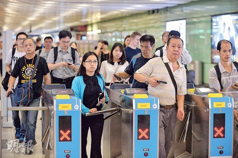 政府昨公布港鐵票價調整機制諮詢結果，主流意見認為應改善現行機制以反映港鐵的利潤，如利潤達到某個水平就不應加價。（馮凱鍵攝）