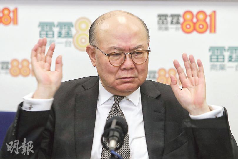 參選特首的退休法官胡國興昨出席商台節目《政好星期天》,強調參選目標是勝出,並非「陪跑」或「 參選特首的退休法官胡國興昨出席商台節目《政好星期天》,強調參選目標是勝出,並非「陪跑」或「