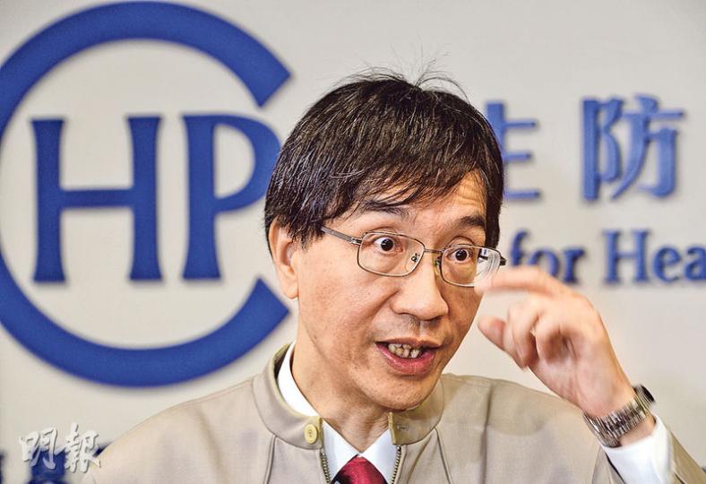 抗菌素耐藥性專家委員會主席袁國勇昨表示,香港抗藥性問題嚴重,要從減少使用抗生素,包括從醫生處方藥物及減少在動物身上使用抗生素等方面着手。(劉焌陶攝) 抗菌素耐藥性專家委員會主席袁國勇昨表示,香港抗藥性問題嚴重,要從減少使用抗生素,包括從醫生處方藥物及減少在動物身上使用抗生素等方面着手。(劉焌陶攝)