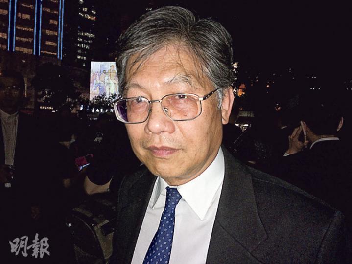 大律師莊啟文批評今次釋法等同向法庭施壓,對本港法治衝擊屬歷來最嚴重。(賴嘉梨攝)港大學生會法律學會主席陳詠儀(左)批評人大釋法令《基本法》條文更模糊。右為該會內務副主席鄺同學。(賴嘉梨攝) 大律師莊啟文批評今次釋法等同向法庭施壓,對本港法治衝擊屬歷來最嚴重。(賴嘉梨攝)港大學生會法律學會主席陳詠儀(左)批評人大釋法令《基本法》條文更模糊。右為該會內務副主席鄺同學。(賴嘉梨攝)