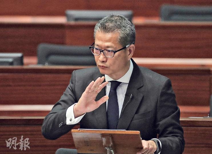 發展局長陳茂波昨出席立法會會議時指出,地政總署正就2047年到期的土地契約展開整理和編備工作,以訂立續約安排,預計明年中推出。(郭慶輝攝) 發展局長陳茂波昨出席立法會會議時指出,地政總署正就2047年到期的土地契約展開整理和編備工作,以訂立續約安排,預計明年中推出。(郭慶輝攝)