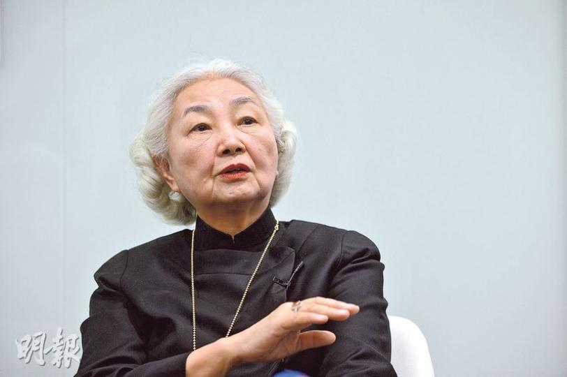 基本法委員會副主任梁愛詩(圖)接受民主黨主席劉慧卿訪問時,指人大有需要解釋《基本法》104條的立法原意。(鍾林枝攝) 基本法委員會副主任梁愛詩(圖)接受民主黨主席劉慧卿訪問時,指人大有需要解釋《基本法》104條的立法原意。(鍾林枝攝)