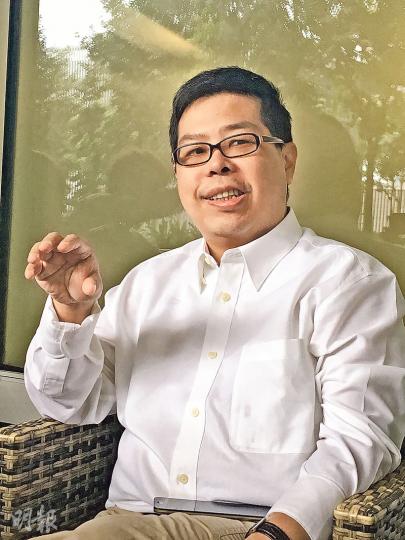 民主黨中委林子健同傳媒茶敍，宣布會競逐該黨副主席。佢話自己係「左膠大愛」，亦對中國有情懷。（楊康琪攝）