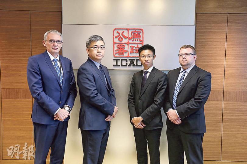 廉署執行處首席調查主任莊家樂(左二)噚日介紹培訓課程。圖左一係參與課程嘅新西蘭嚴重欺詐案調查局首席調查律師郭岱恩,仲有紐約市調查局懲教部助理督察長艾禮邁(右一),同埋廉署執行處總調查主任梁曉然(右二)。(曾憲宗攝) 廉署執行處首席調查主任莊家樂(左二)噚日介紹培訓課程。圖左一係參與課程嘅新西蘭嚴重欺詐案調查局首席調查律師郭岱恩,仲有紐約市調查局懲教部助理督察長艾禮邁(右一),同埋廉署執行處總調查主任梁曉然(右二)。(曾憲宗攝)