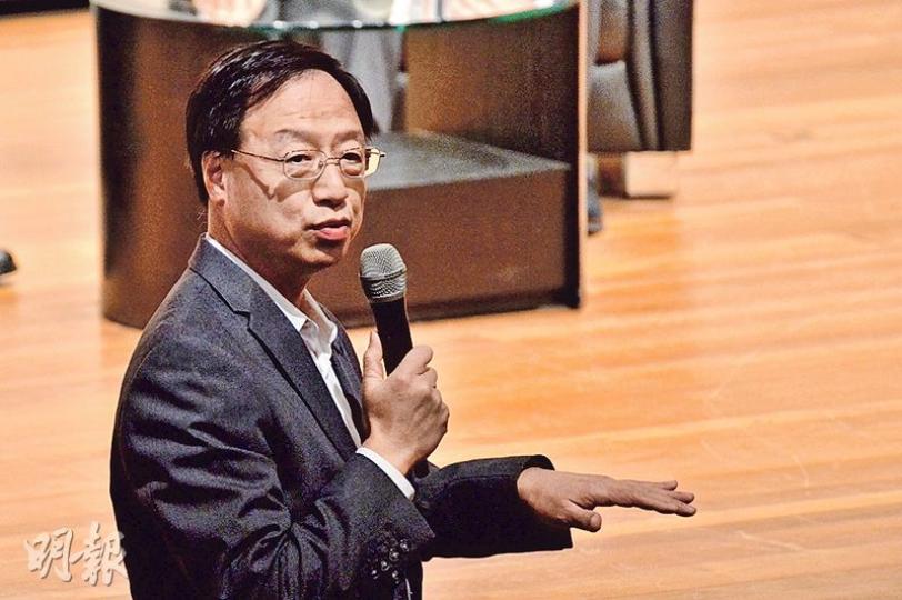 台灣行政院前院長、香港城市大學教授江宜樺到場向詹啟賢提問。(馮凱鍵攝) 台灣行政院前院長、香港城市大學教授江宜樺到場向詹啟賢提問。(馮凱鍵攝)