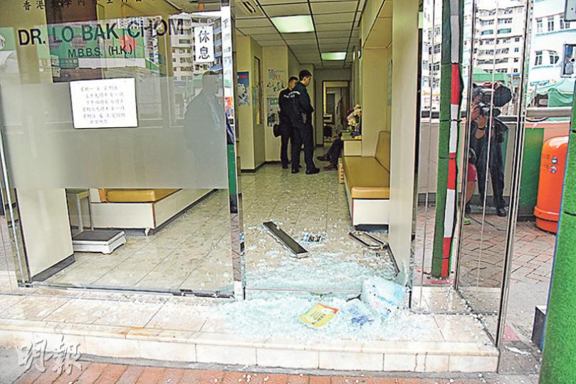(蔡方山攝)盧醫生 (蔡方山攝) (蔡方山攝)盧醫生 (蔡方山攝)