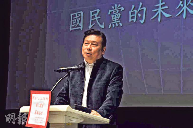 台灣陸委會前副主委張顯耀(圖)昨日在香江講座上表示,目前總統蔡英文唯一的選項,就是宣布用中華民國憲法來定位兩岸關係。(李泉攝) 台灣陸委會前副主委張顯耀(圖)昨日在香江講座上表示,目前總統蔡英文唯一的選項,就是宣布用中華民國憲法來定位兩岸關係。(李泉攝)