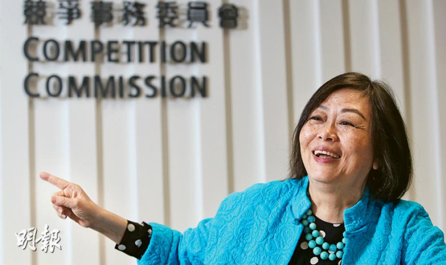 本港《競爭條例》至12月中生效一年,競委會主席胡紅玉表示,商戶態度現已轉變,開始考慮如何符合法例要求,亦有「證據十分貼題」的投訴,方便競委會作兩手準備,可能會把案件提交法院審理。(曾憲宗攝) 本港《競爭條例》至12月中生效一年,競委會主席胡紅玉表示,商戶態度現已轉變,開始考慮如何符合法例要求,亦有「證據十分貼題」的投訴,方便競委會作兩手準備,可能會把案件提交法院審理。(曾憲宗攝)