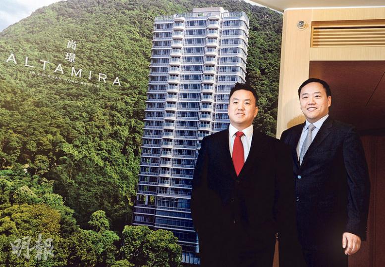 永隆伍氐家族成員伍尚修（右）及伍尚宗（左），現為尚璟項目負責人，其中伍尚宗兒時曾居於項目原址，故對物業有感情。（劉焌陶攝）