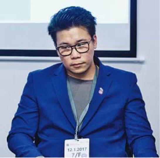 立法會議員馬逢國昨日和香港泰拳理事會常務及推廣委員鄭煒健(圖)召開記者會,講解業界希望政府放寬工廈用途的訴求。鄭表示,現時很多工廈業主寧願把單位空置,都不願租給體育文化界的團體,令不少團體無處容身。(鍾林枝攝) 立法會議員馬逢國昨日和香港泰拳理事會常務及推廣委員鄭煒健(圖)召開記者會,講解業界希望政府放寬工廈用途的訴求。鄭表示,現時很多工廈業主寧願把單位空置,都不願租給體育文化界的團體,令不少團體無處容身。(鍾林枝攝)
