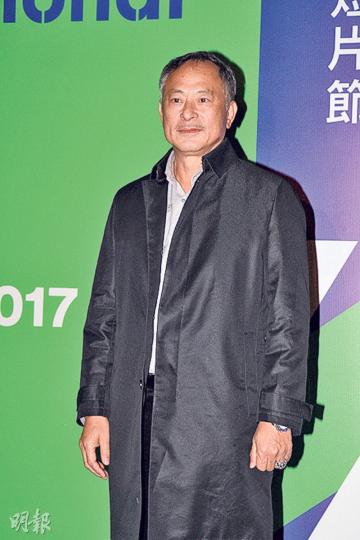 杜琪峯表示暫時未有啱自己的劇本開戲。(攝影/記者﹕鍾一虹)劉玉翠正拍攝的電影飾演失去左手掌的鳳姐,笑言要認命。(攝影/記者﹕鍾一虹) 杜琪峯表示暫時未有啱自己的劇本開戲。(攝影/記者﹕鍾一虹)劉玉翠正拍攝的電影飾演失去左手掌的鳳姐,笑言要認命。(攝影/記者﹕鍾一虹)