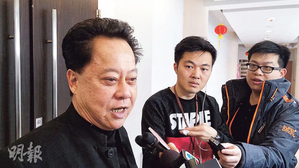 上水鄉委會主席侯志強（左）噚日出席鄉議局會議，被問到會唔會參加新界東補選時話會「積極考慮」，仲話「上得賭枱都係為興趣」。（錢瑋琪攝）