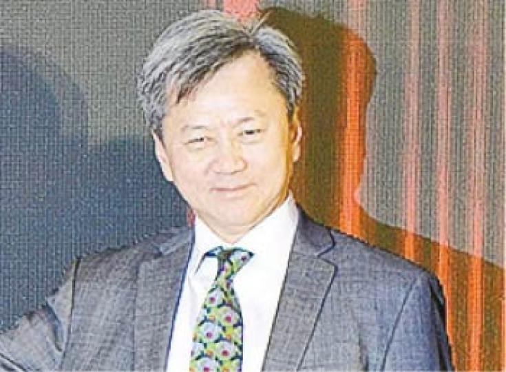 趙國雄表示，集團於農曆新年後擬擺三盤齊發陣勢，除北角維港頌外，亦包括元朗意花園、馬鞍山星漣海。（鍾林枝攝）長實油街豪宅項目命名為維港頌，項目除378個住宅單位外，亦有一幢酒店；樓盤之前已批出預售，料農曆年後推出。（鍾林枝攝）