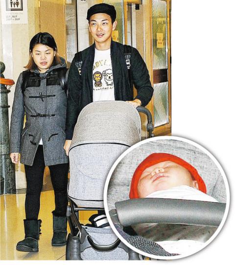 梁烈唯接太太Tina及囡囡Karina出院,一家三口展開新生活。(攝影/記者:鍾偉茵) 梁烈唯接太太Tina及囡囡Karina出院,一家三口展開新生活。(攝影/記者:鍾偉茵)