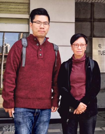 工黨何秀蘭(右)昨現身法院,支持黨友被告郭永健(左)。(楊英傑攝) 工黨何秀蘭(右)昨現身法院,支持黨友被告郭永健(左)。(楊英傑攝)