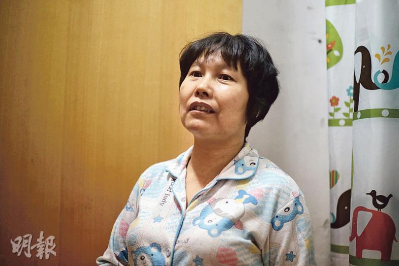 住在奪命劏房火警同一唐樓的黎女士稱,唐樓除了無大閘、升降機、保安、業主立案法團,亦無消防喉轆及自動灑水系統等設施。(曾憲宗攝) 住在奪命劏房火警同一唐樓的黎女士稱,唐樓除了無大閘、升降機、保安、業主立案法團,亦無消防喉轆及自動灑水系統等設施。(曾憲宗攝)