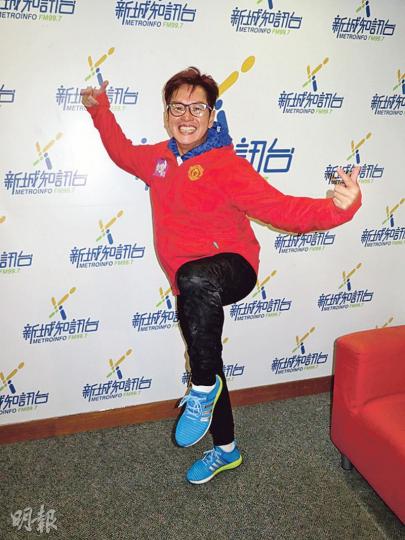 阿倫即場示範「行氣舒筋活絡舞」,跳得好開心。(攝影/記者﹕楊安莉) 阿倫即場示範「行氣舒筋活絡舞」,跳得好開心。(攝影/記者﹕楊安莉)