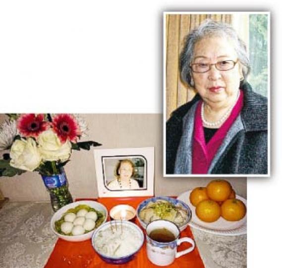 翁美玲母親逝世,親人都十分懷念,照片由翁母的姨外孫女上載分享。(微博圖片) 翁美玲母親逝世,親人都十分懷念,照片由翁母的姨外孫女上載分享。(微博圖片)