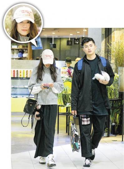 娜姐昨日與高大「小鮮肉」行街買衫又逛超市，原來「小鮮肉」是娜姐的弟弟。（攝影/記者﹕柯美）周秀娜與陳柏宇大玩Kick boxing。（攝影/記者﹕柯美）