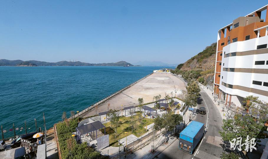 鴨脷洲利南道前駕駛學院地皮為港島罕有臨海住宅地皮,戶戶可享向南全海景,昨日由內地發展商組合以高逾168億元奪標,成交價創本港歷史新高。(郭慶輝攝) 鴨脷洲利南道前駕駛學院地皮為港島罕有臨海住宅地皮,戶戶可享向南全海景,昨日由內地發展商組合以高逾168億元奪標,成交價創本港歷史新高。(郭慶輝攝)