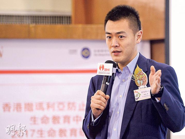 青年事務委員會主席劉鳴煒表示，現行教育制度下，推行生命教育空間不足。（劉焌陶攝）