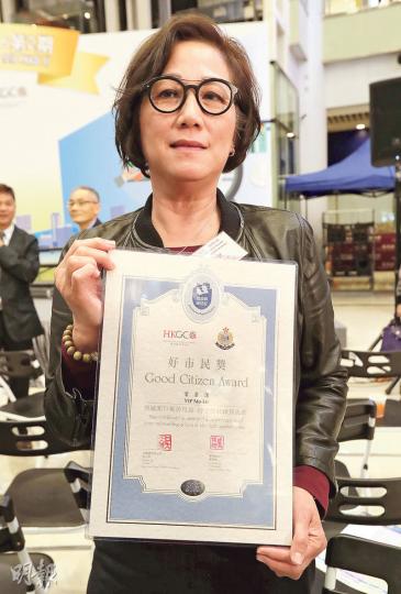 好市民獎得主之一的葉慕潔,去年曾協助警方識破一宗電話騙案,並成功引騙徒出洞,將其繩之於法。(李紹昌攝) 好市民獎得主之一的葉慕潔,去年曾協助警方識破一宗電話騙案,並成功引騙徒出洞,將其繩之於法。(李紹昌攝)