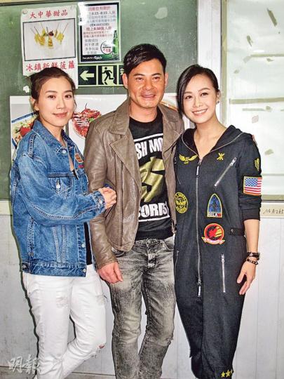 黃智雯(左起)、黃智賢及黃心穎前晚夾錢請新劇《雜警奇兵》劇組食煞科宴。(攝影/記者﹕鍾一虹) 黃智雯(左起)、黃智賢及黃心穎前晚夾錢請新劇《雜警奇兵》劇組食煞科宴。(攝影/記者﹕鍾一虹)