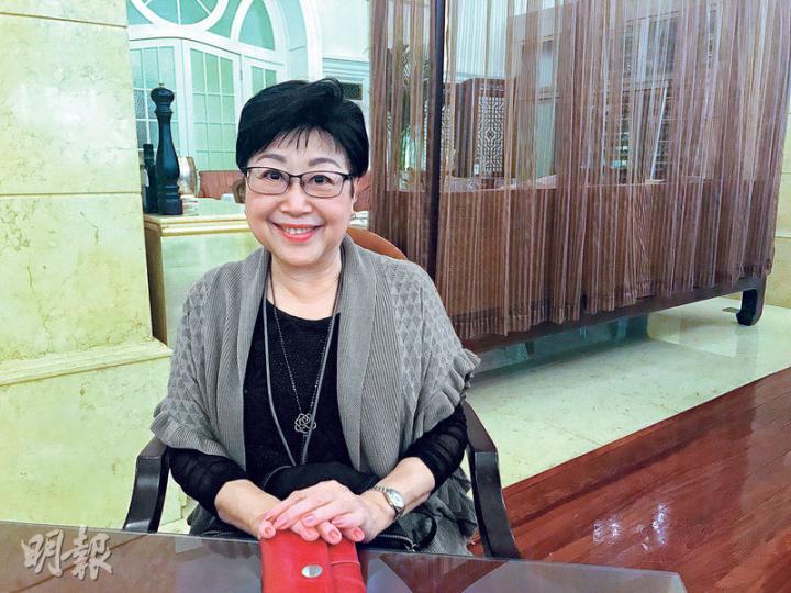 港區人大代表劉健儀將退任人大代表,她認為應該有不同光譜人士參與港區人代,並期望未來人代選舉制度能包容更多選民。(渠贇攝)劉佩瓊已出任4屆港區人大代表,料今年後會從崗位退下。劉說過去19年見證中國發展,「管治這麼大的國家,需要強而有力的中央政府」。(渠贇攝) 港區人大代表劉健儀將退任人大代表,她認為應該有不同光譜人士參與港區人代,並期望未來人代選舉制度能包容更多選民。(渠贇攝)劉佩瓊已出任4屆港區人大代表,料今年後會從崗位退下。劉說過去19年見證中國發展,「管治這麼大的國家,需要強而有力的中央政府」。(渠贇攝)
