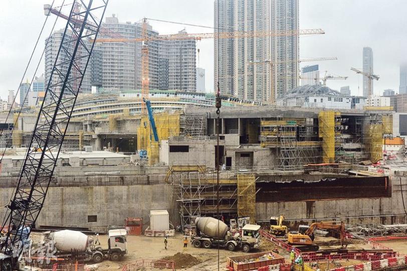 圖為高鐵西九龍總站外貌，目前站內正繼續興建「內地口岸區」。（鄧宗弘攝）