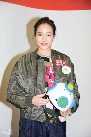 林嘉欣表示不會給女兒壓力,也會因應小朋友不同個性特質去調節和教育。(攝影/記者﹕陳釗)谷祖琳透露兩個女兒都有學畫畫、游水和唱歌,笑指這是「必備三寶」。(攝影/記者﹕陳釗) 林嘉欣表示不會給女兒壓力,也會因應小朋友不同個性特質去調節和教育。(攝影/記者﹕陳釗)谷祖琳透露兩個女兒都有學畫畫、游水和唱歌,笑指這是「必備三寶」。(攝影/記者﹕陳釗)