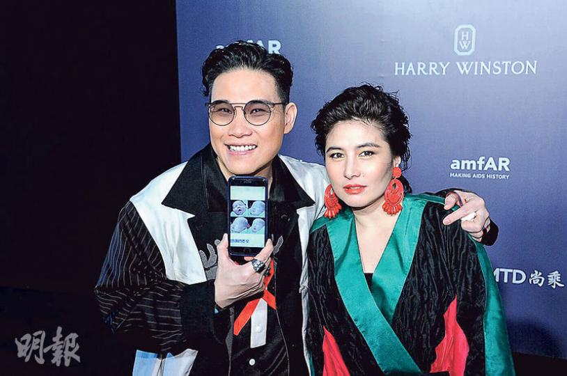 蘇永康榮升新手爸爸開心到不得了,何超儀也感受到他的喜悅。(攝影﹕鍾偉茵) 蘇永康榮升新手爸爸開心到不得了,何超儀也感受到他的喜悅。(攝影﹕鍾偉茵)