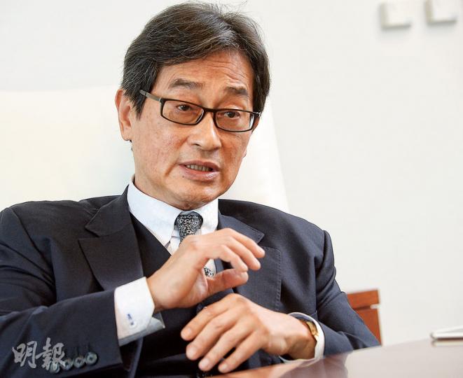 郭思治對後市仍樂觀,相信恒指即使短期調整,但中期升勢未有被破壞,預料今年高位可望升穿28,000點。(劉焌陶攝) 郭思治對後市仍樂觀,相信恒指即使短期調整,但中期升勢未有被破壞,預料今年高位可望升穿28,000點。(劉焌陶攝)